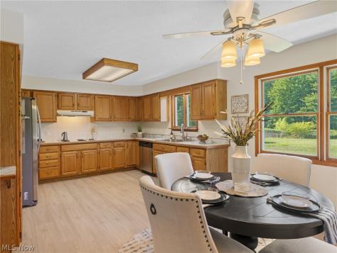 7915 Kennard Road Lodi OH 44254