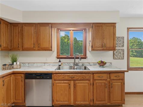 7915 Kennard Road Lodi OH 44254
