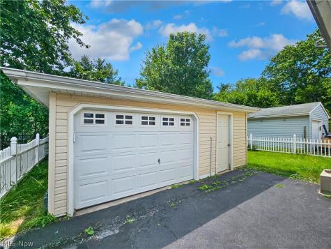 294 Plymouth Road Eastlake OH 44095