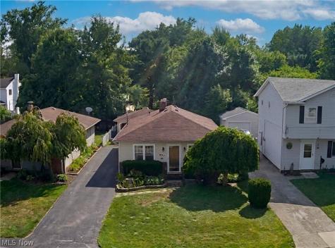 294 Plymouth Road Eastlake OH 44095