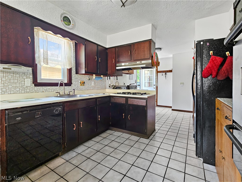 294 Plymouth Road Eastlake OH 44095