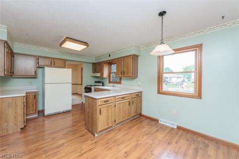 3880 Clearwater Drive Parma OH 44134