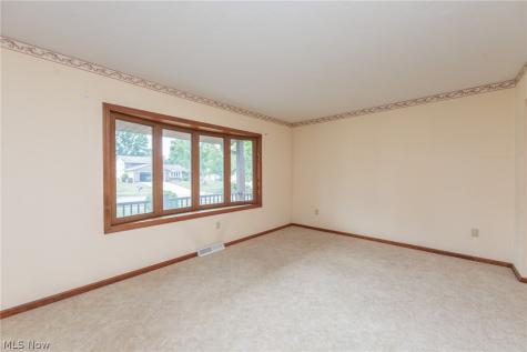 3880 Clearwater Drive Parma OH 44134