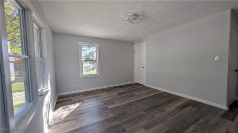 6089 Dunham Road Maple Heights OH 44137