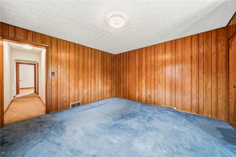 725 Chestnut Road Seven Hills OH 44131