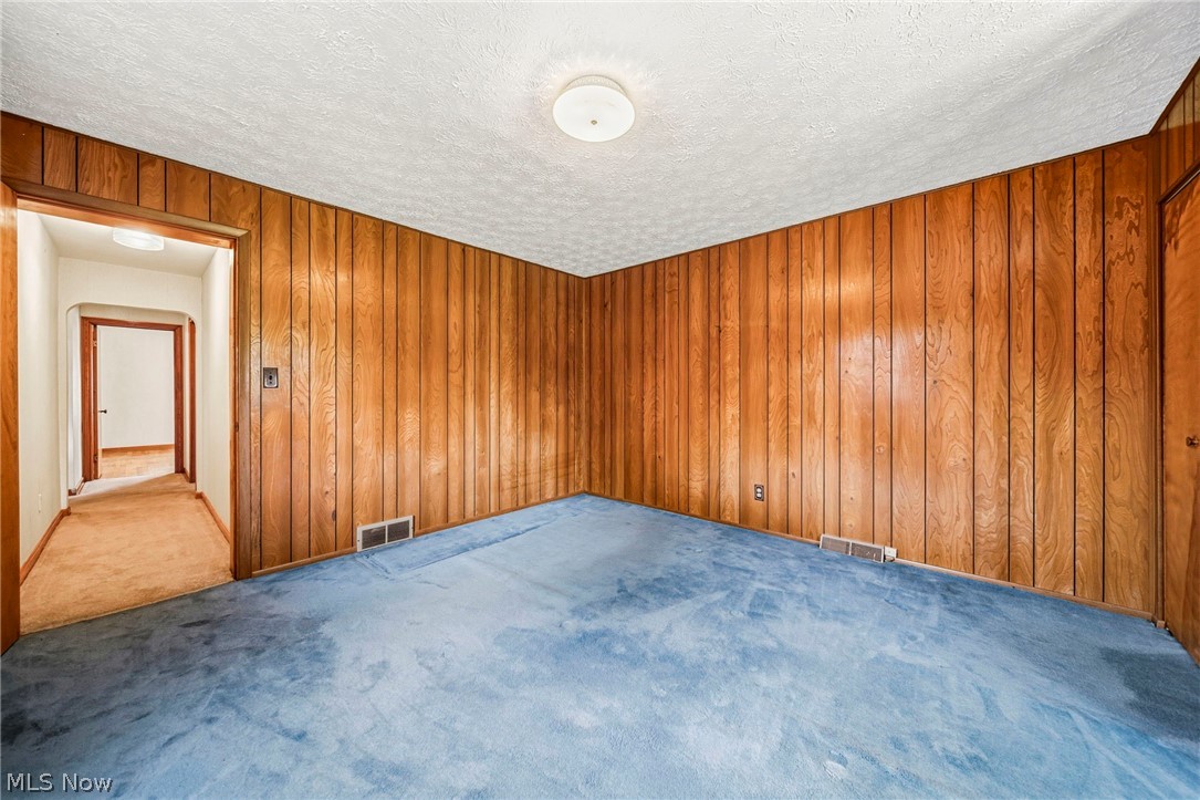 725 Chestnut Road Seven Hills OH 44131
