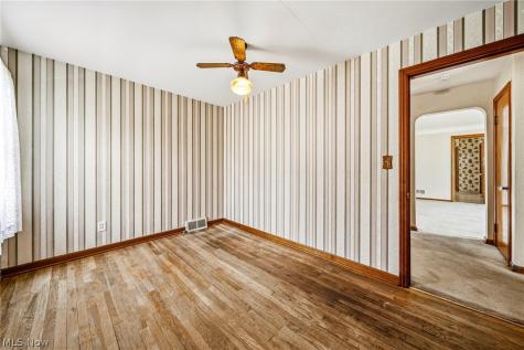 725 Chestnut Road Seven Hills OH 44131