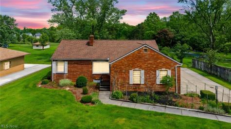 725 Chestnut Road Seven Hills OH 44131