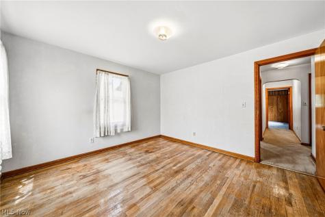 725 Chestnut Road Seven Hills OH 44131