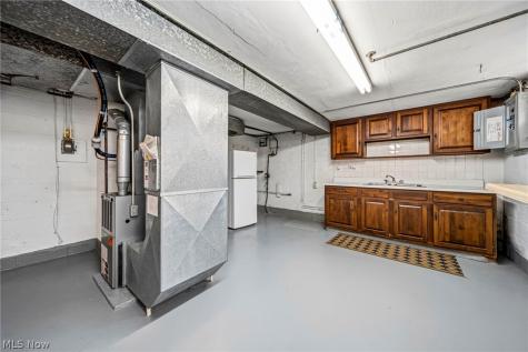 725 Chestnut Road Seven Hills OH 44131