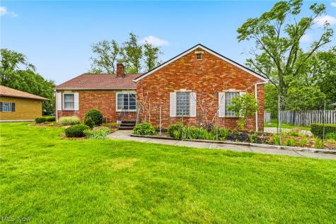 725 Chestnut Road Seven Hills OH 44131