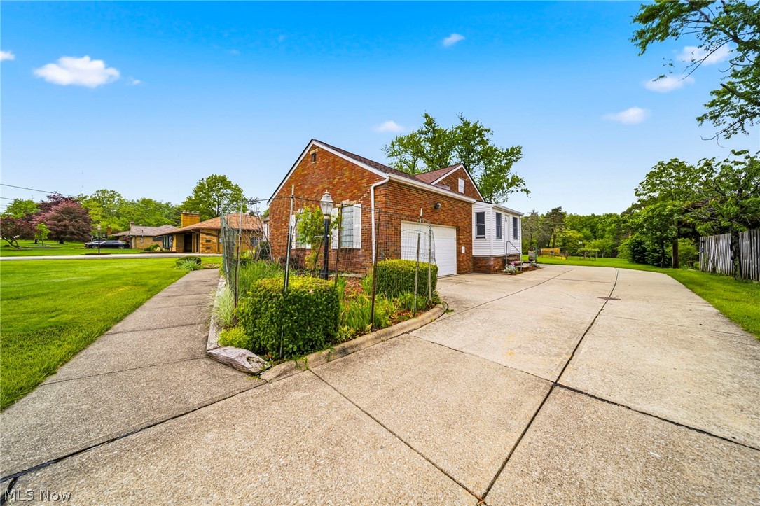 725 Chestnut Road Seven Hills OH 44131