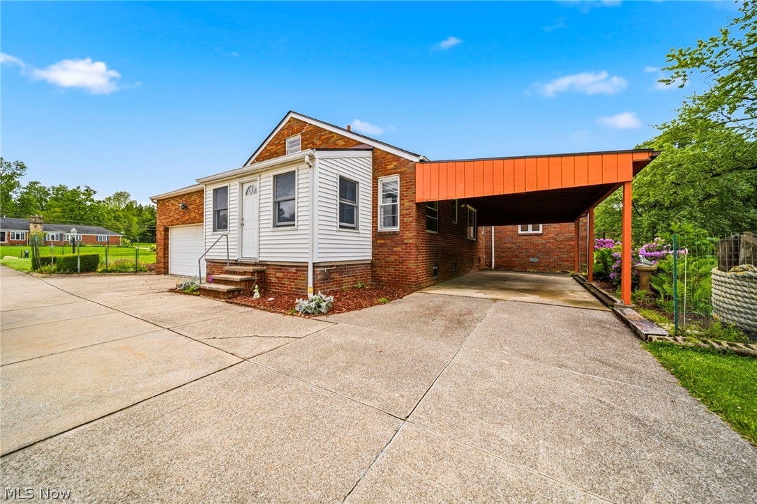 725 Chestnut Road Seven Hills OH 44131