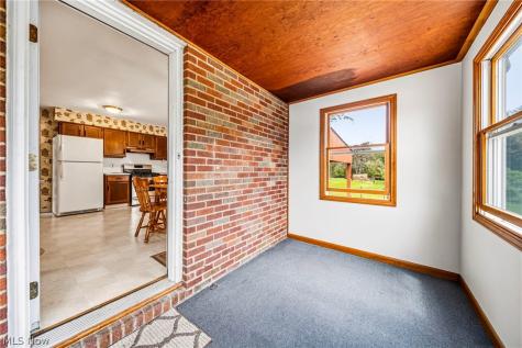 725 Chestnut Road Seven Hills OH 44131