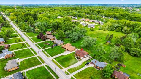 725 Chestnut Road Seven Hills OH 44131