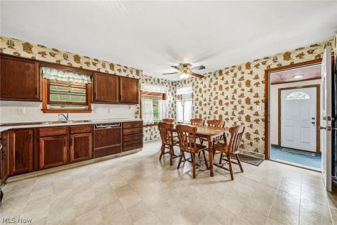 725 Chestnut Road Seven Hills OH 44131