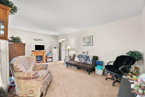 109 Monticello Circle Elyria OH 44035