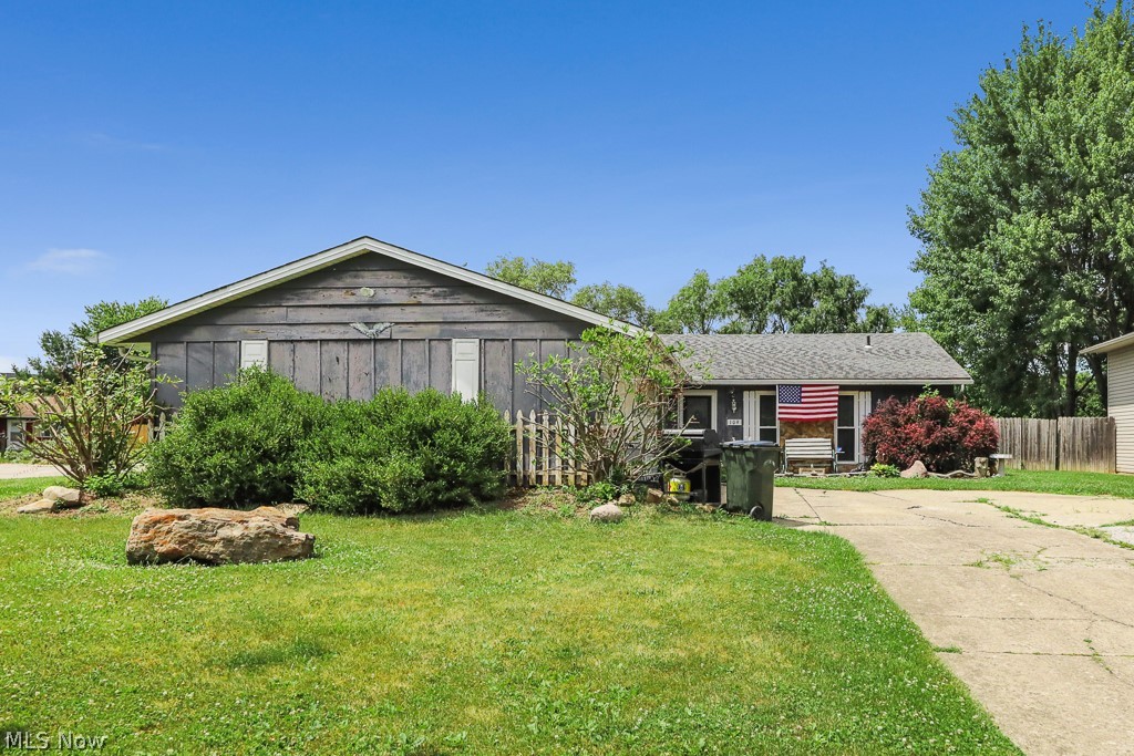 109 Monticello Circle Elyria OH 44035