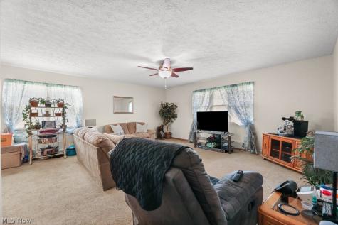 109 Monticello Circle Elyria OH 44035