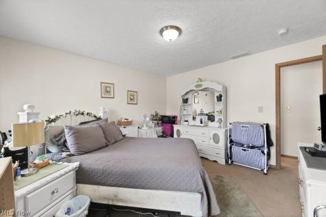 109 Monticello Circle Elyria OH 44035
