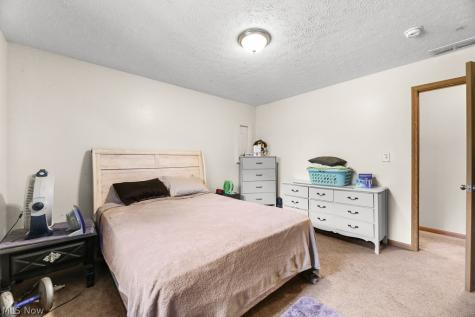 109 Monticello Circle Elyria OH 44035