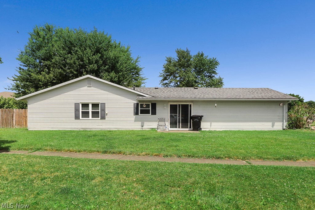 109 Monticello Circle Elyria OH 44035
