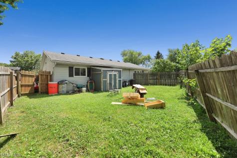 109 Monticello Circle Elyria OH 44035