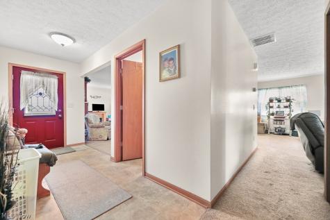 109 Monticello Circle Elyria OH 44035