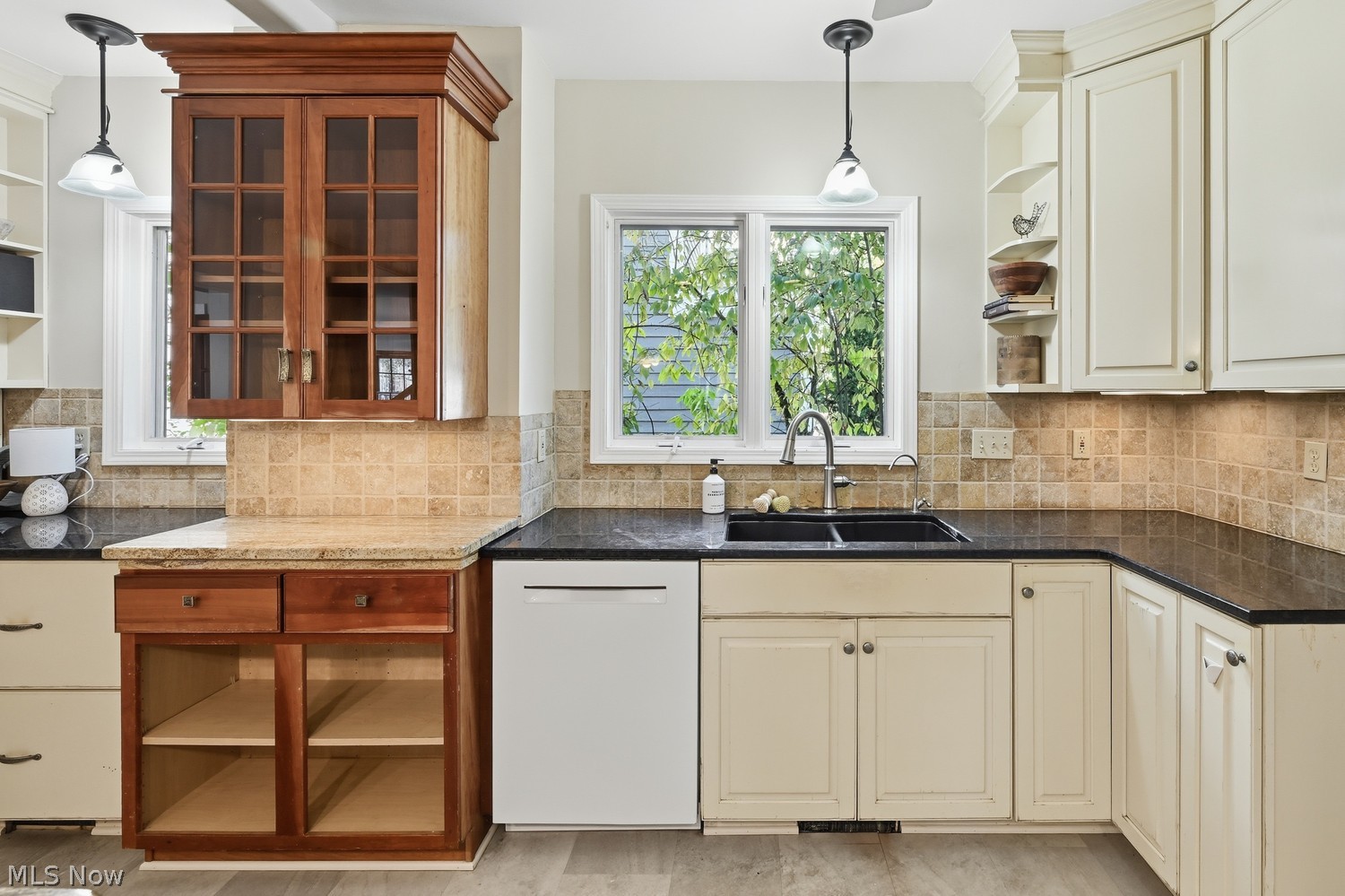 2925 Warrington Road Shaker Heights OH 44120