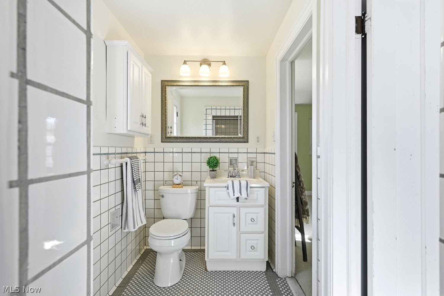 2925 Warrington Road Shaker Heights OH 44120