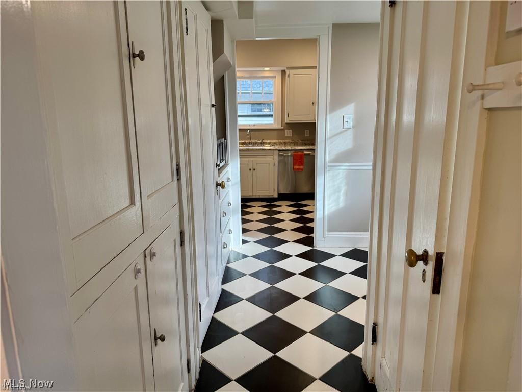 3180 Chadbourne Road Shaker Heights OH 44120