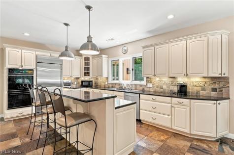 80 Easton Lane Moreland Hills OH 44022