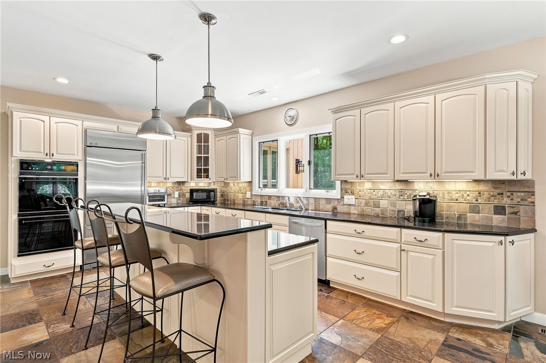 80 Easton Lane Moreland Hills OH 44022