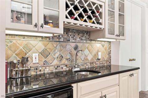 80 Easton Lane Moreland Hills OH 44022