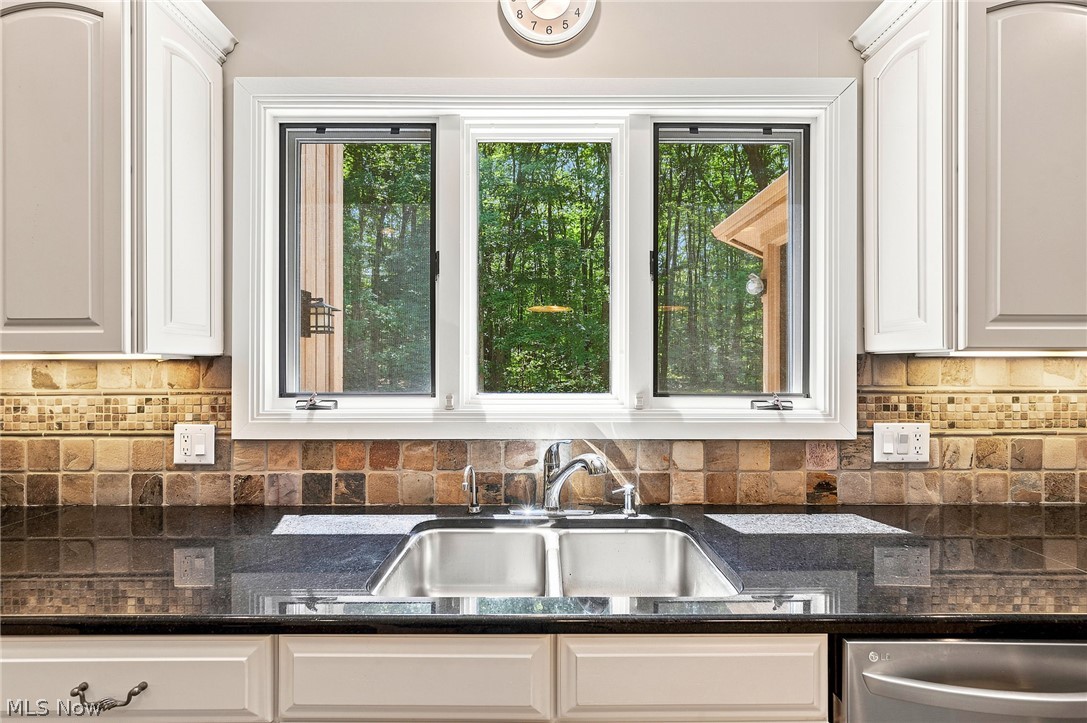 80 Easton Lane Moreland Hills OH 44022