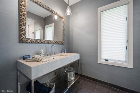 80 Easton Lane Moreland Hills OH 44022