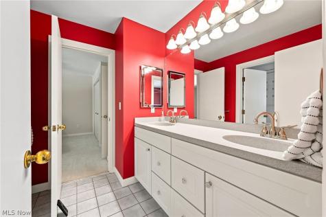 80 Easton Lane Moreland Hills OH 44022