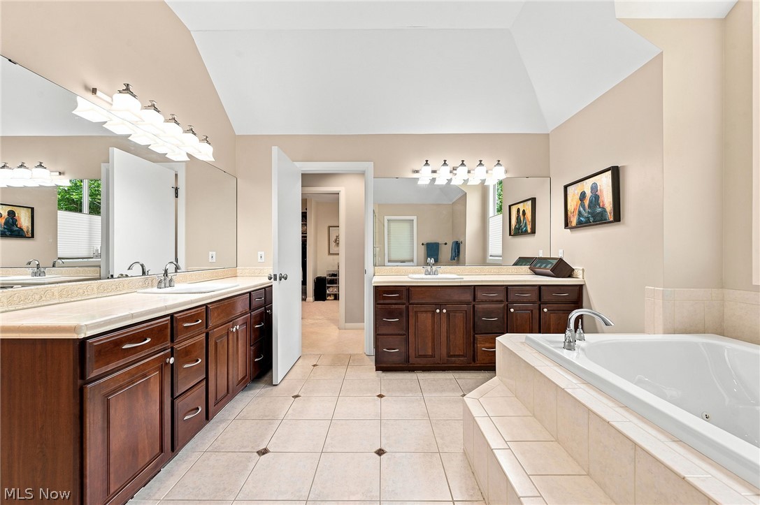 80 Easton Lane Moreland Hills OH 44022