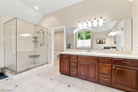 80 Easton Lane Moreland Hills OH 44022
