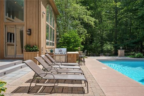 80 Easton Lane Moreland Hills OH 44022