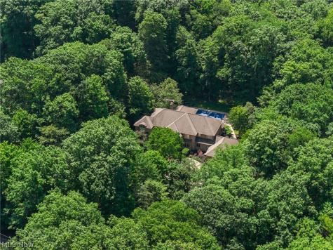 80 Easton Lane Moreland Hills OH 44022