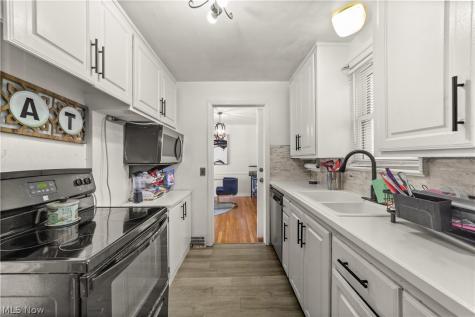 1232 Dorsh Road South Euclid OH 44121