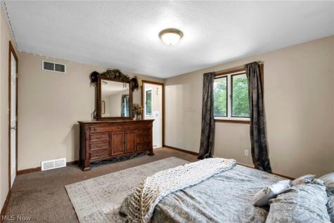 4841 Glenennis Circle NW Canton OH 44708