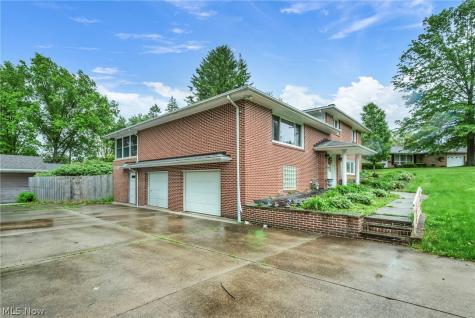 4841 Glenennis Circle NW Canton OH 44708