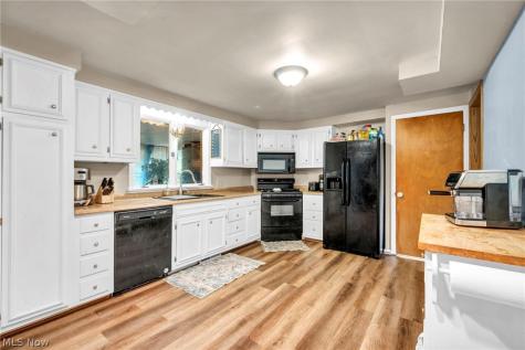 4841 Glenennis Circle NW Canton OH 44708