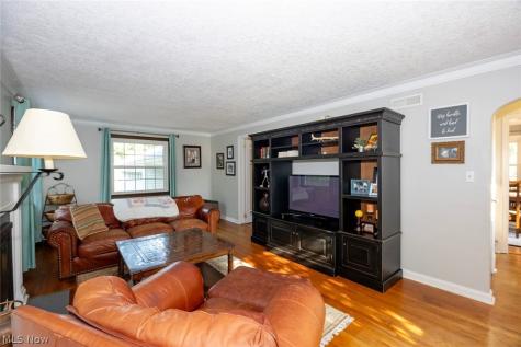 2334 Graustark Path Wooster OH 44691