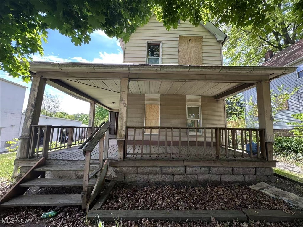 906 E Buchtel Avenue Akron OH 44305