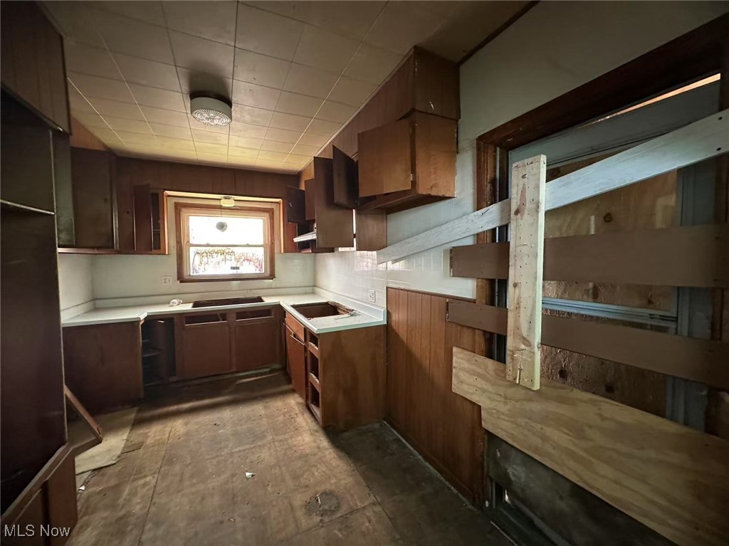 906 E Buchtel Avenue Akron OH 44305