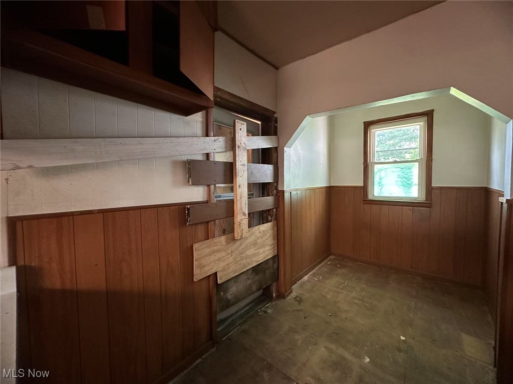 906 E Buchtel Avenue Akron OH 44305