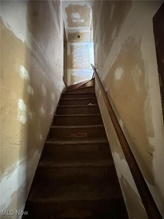 906 E Buchtel Avenue Akron OH 44305